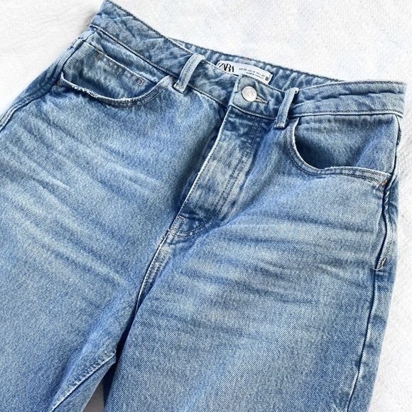 Zara High Waist Straight Jeans, Light Wash, Size 4, 100% Cotton - Picture 5 of 9